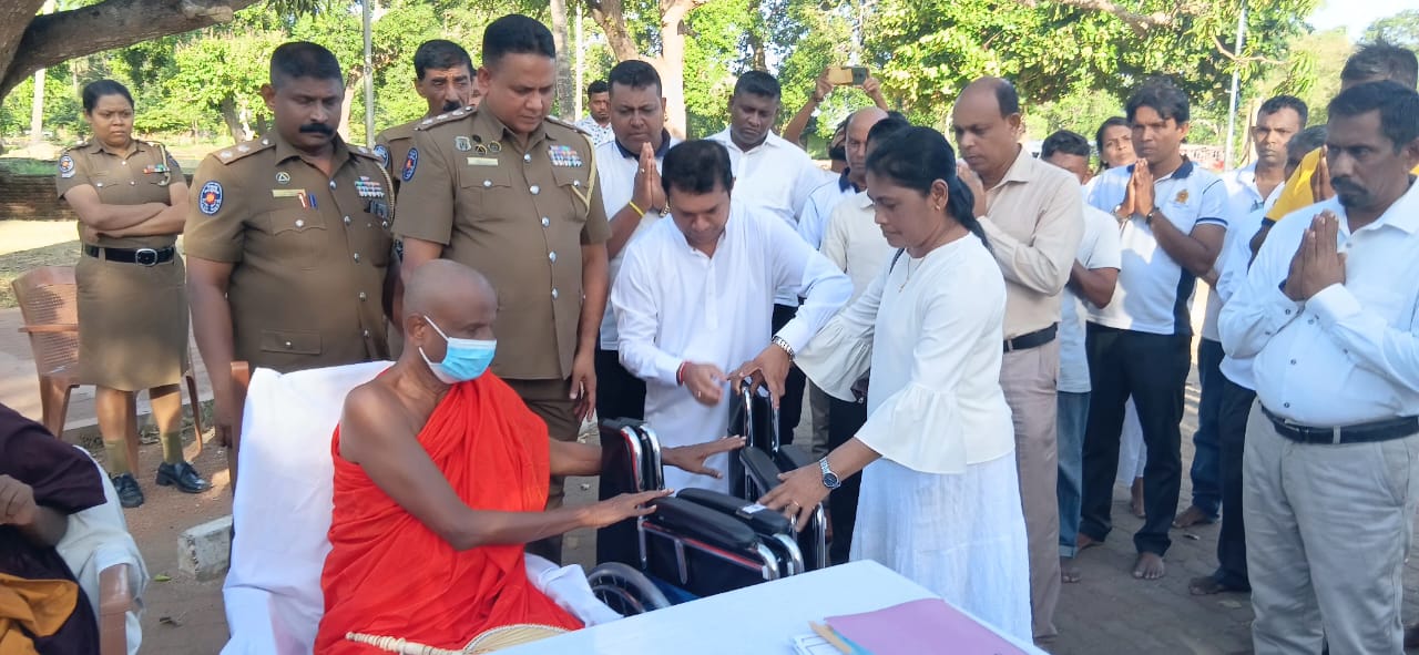 අනුරාධපුර ජය ශ්‍රී මහා බෝධීන් වහන්සේ හා රුවන් වැලි මහා සෑරදුන් වන්දනා මාන කිරීමට පැමිණෙන ආබාධිත හා වයෝවෘද්ධ බැතිමතුන්ගේ ගමන් පහසුව සඳහා රෝද පුටු පරිත්‍යාග කිරීමේ උත්තම පූජා  සත්කාරයක් ජූලි මස 6 වන දින අනුරාධපුර ජය ශ්‍රී මහා බෝධී මළුවේදී පැවැත්විණි .